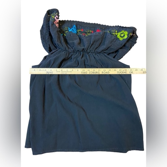 Embroidered Flowers Off The Shoulder Traditional Blouse - Picture 13 of 16